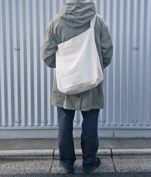 ERA./BIG SHOULDER BAG (WHITE)