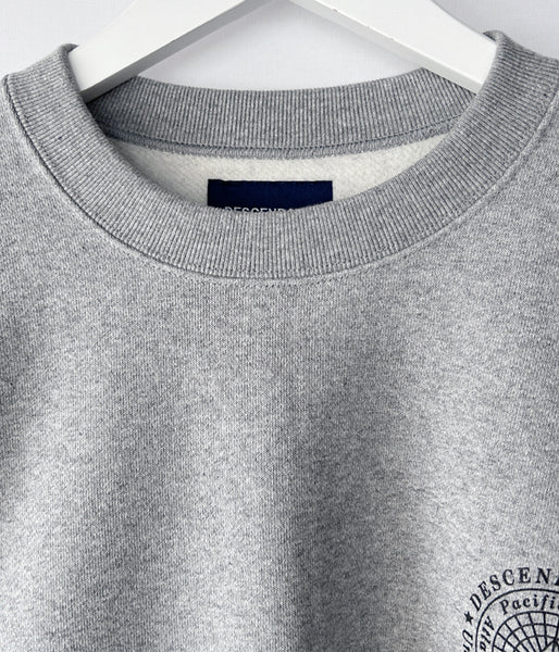 DESCENDANT/STERN CREW NECK (GRAY)