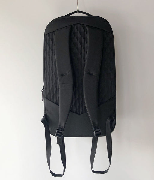 Goldwin/DAYPACK (BLACK × BLACK)