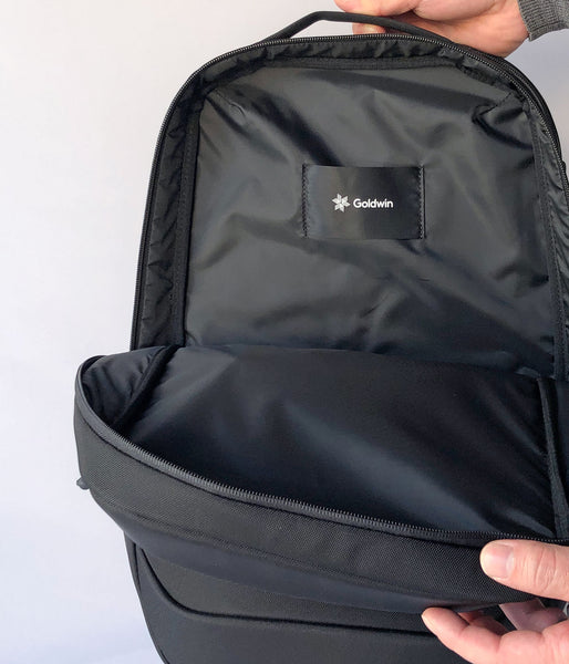 Goldwin/DAYPACK (BLACK × BLACK)