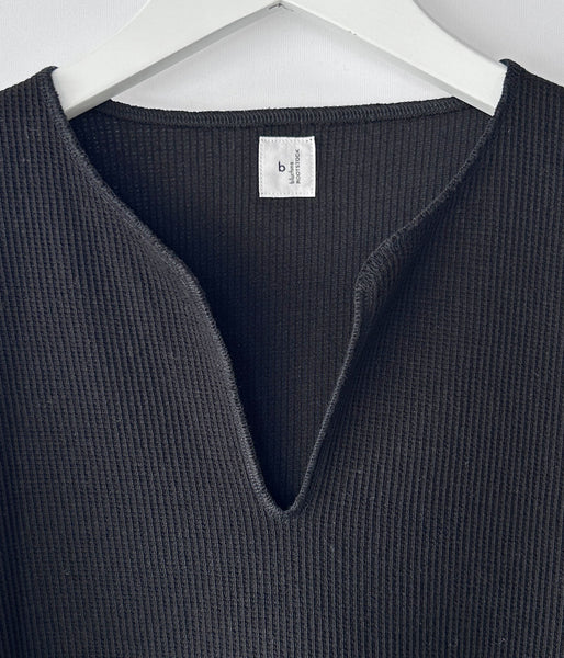 blurhms ROOTSTOCK/ROUGH&SMOOTH THERMAL OVER-NECK DRESS (BLACK)