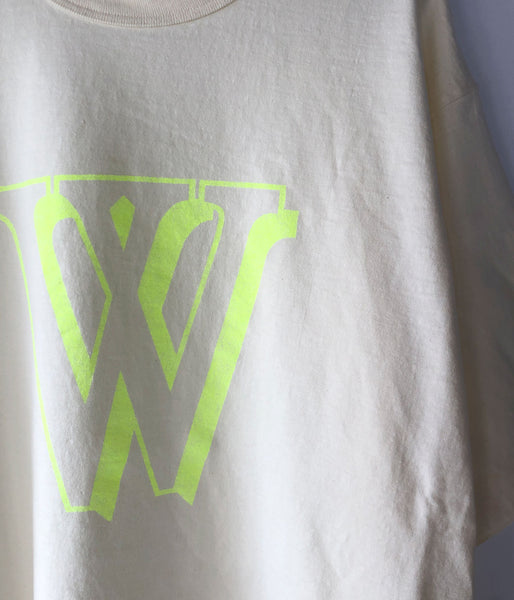 blurhms ROOTSTOCK/W-W 88/12 Print Tee WIDE (IVORYxYELLOW)
