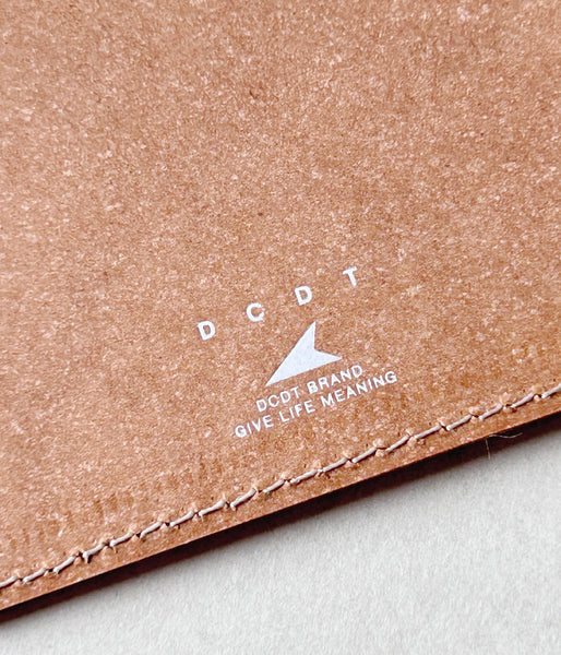 DESCENDANT/CREVICE CARD CASE