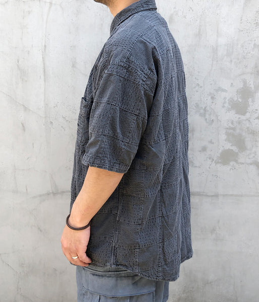 DESCENDANT/DISTRIBUTION PATCHWORK SS SHIRT PIGMENT DYE (GRAY)