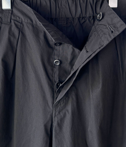 MHL./FINE COMPACT COTTON POPLIN TROUSERS (BLACK)