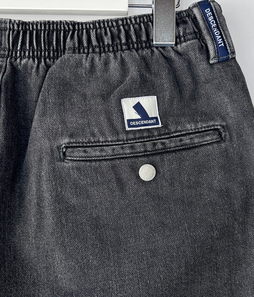 DESCENDANT/SHORE DENIM BEACH SHORTS (BLACK)