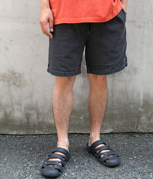 DESCENDANT/SHORE DENIM BEACH SHORTS (BLACK)