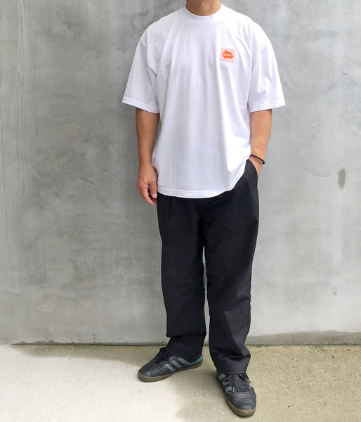 LQQK Studio/BRICK LOGO TEE (WHITE ORANGE)