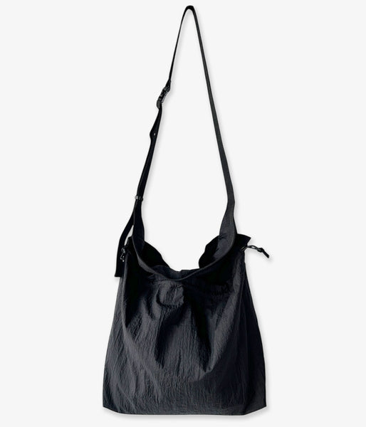 ERA./SHRINK TAFFETA BIG RED CROSS APRON BAG (BLACK)