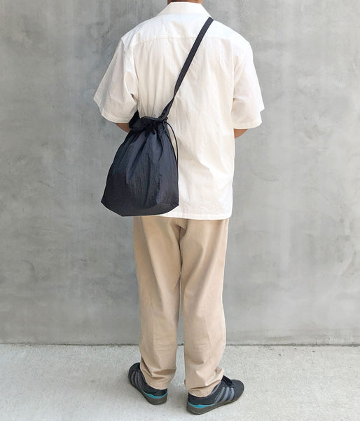 ERA./SHRINK TAFFETA BIG RED CROSS APRON BAG (BLACK)