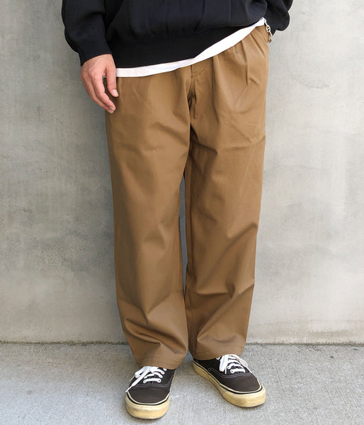 DESCENDANT/DC-3 ORGANIC COTTON TWILL TROUSERS (KhaKee)
