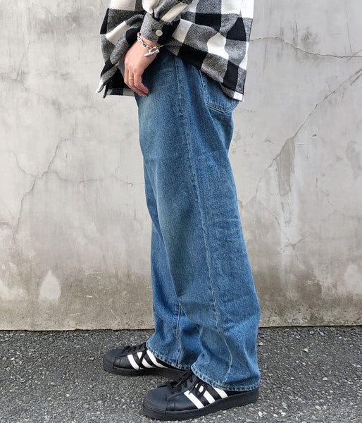 DESCENDANT/1995 DENIM TROUSERS BAGGY LIGHT WASH (INDIGO)