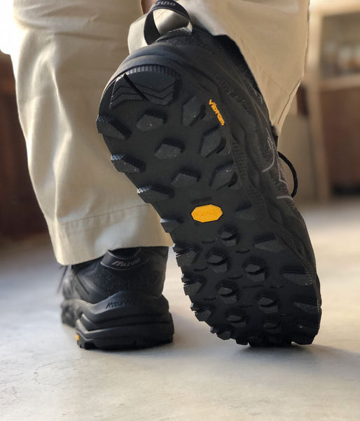 Mizuno Sportstyle/WAVE MUJIN LS GTX (BLACK)