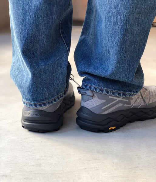Mizuno Sportstyle/WAVE MUJIN LS GTX (LIGHT GRAY × GRAY × DARK GRAY)