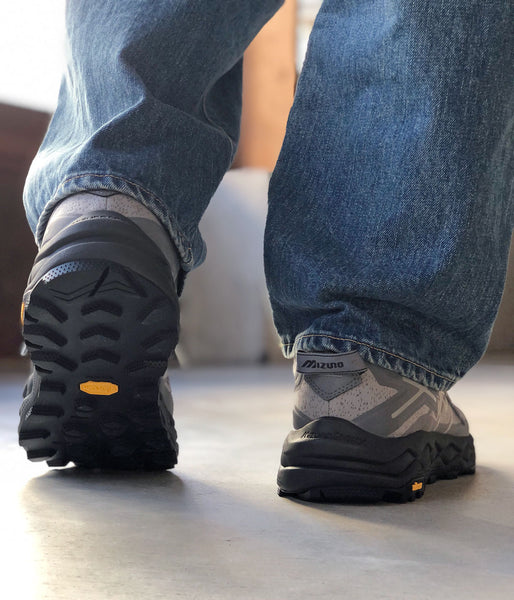 Mizuno Sportstyle/WAVE MUJIN LS GTX (LIGHT GRAY × GRAY × DARK GRAY)