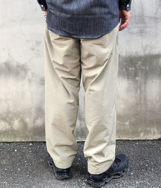 Goldwin/RELAXED STRAIGHT EASY PANTS (GRAYISH SAND)
