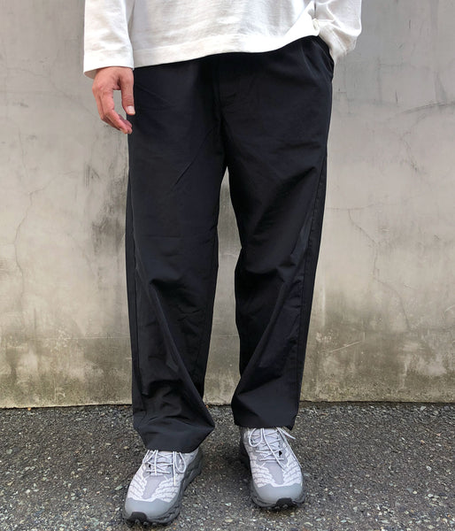 Goldwin/RELAXED STRAIGHT EASY PANTS (BLACK)