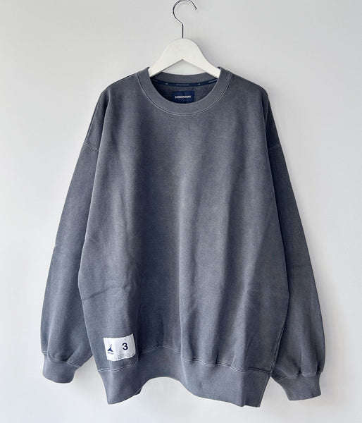 DESCENDANT/CETUS CREW NECK PIGMENT DYE (NAVY)
