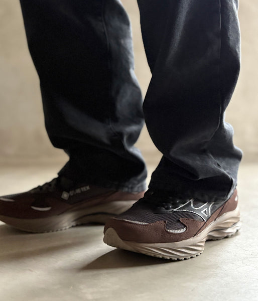 Mizuno Sportstyle/WAVE RIDER β GTX (BLACK x BLACK x BROWN)