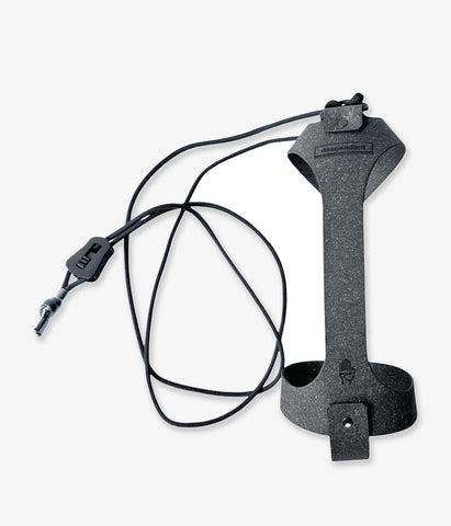 DESCENDANT/BOUND HOLDER TAKES HANDS (BLACK)