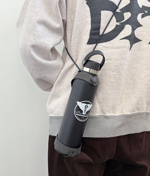 DESCENDANT/BOUND HOLDER TAKES HANDS (BLACK)