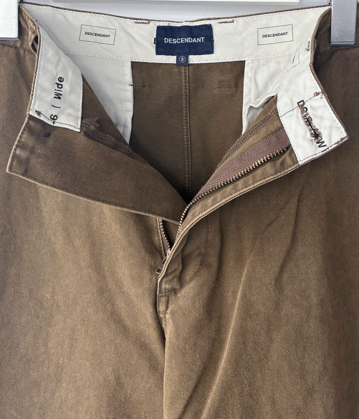 DESCENDANT/DC-6 TWILL TROUSERS (BROWN)