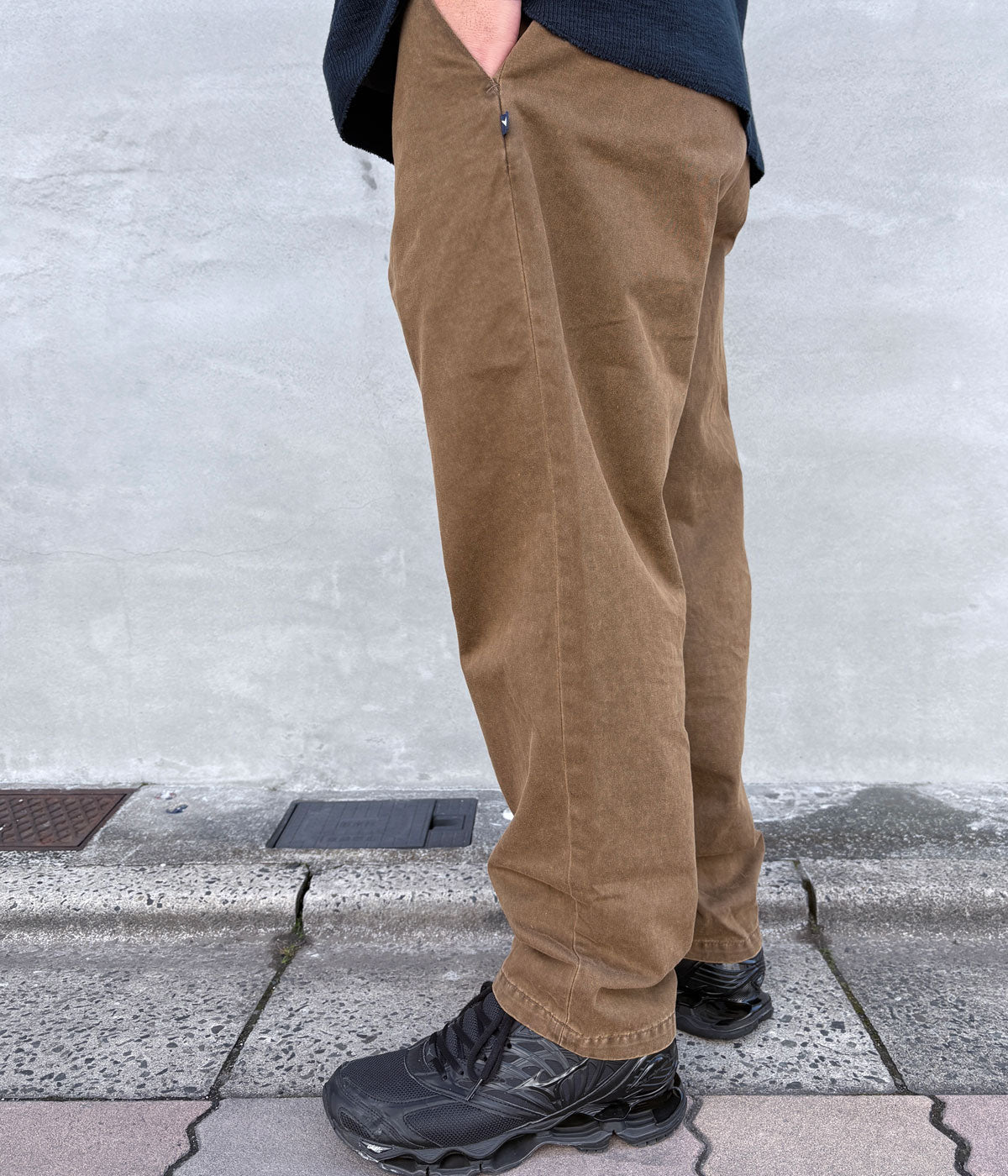 DESCENDANT/DC-6 TWILL TROUSERS (BROWN)