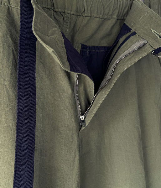 MHL./CRISP COTTON CHAMBRAY TROUSERS (OLIVE)