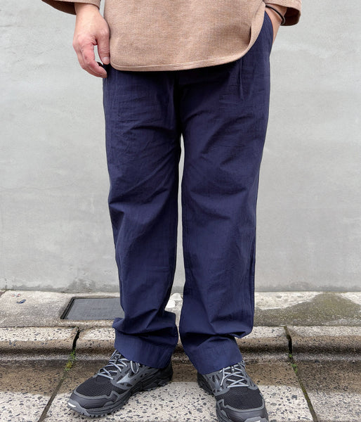 MHL./CRISP COTTON CHAMBRAY TROUSERS (NAVY)