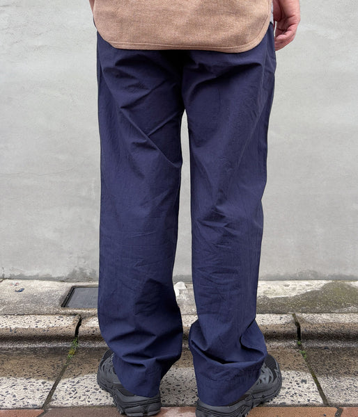 MHL./CRISP COTTON CHAMBRAY TROUSERS (NAVY)