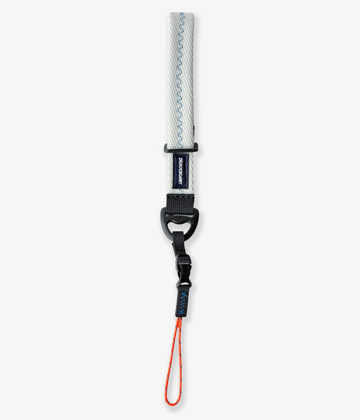 DESCENDANT/MOORING STRAP TAKES HANDS (WHITE)