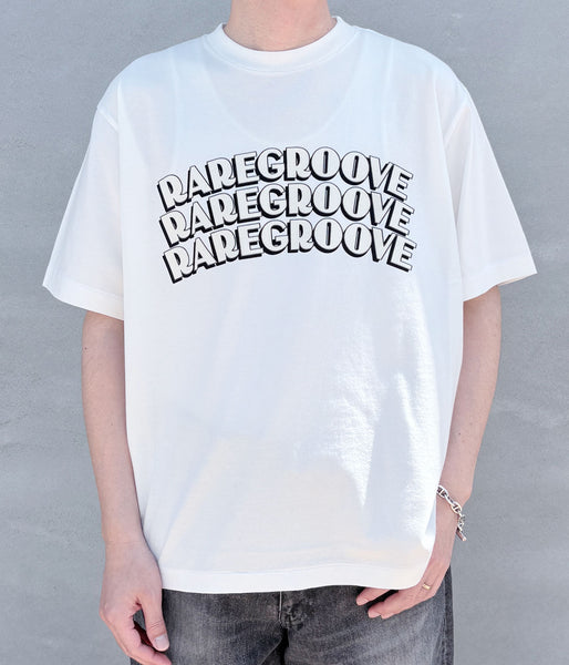 blurhms ROOTSTOCK/RAREGROOVE Print Tee WIDE (White×White-PT)