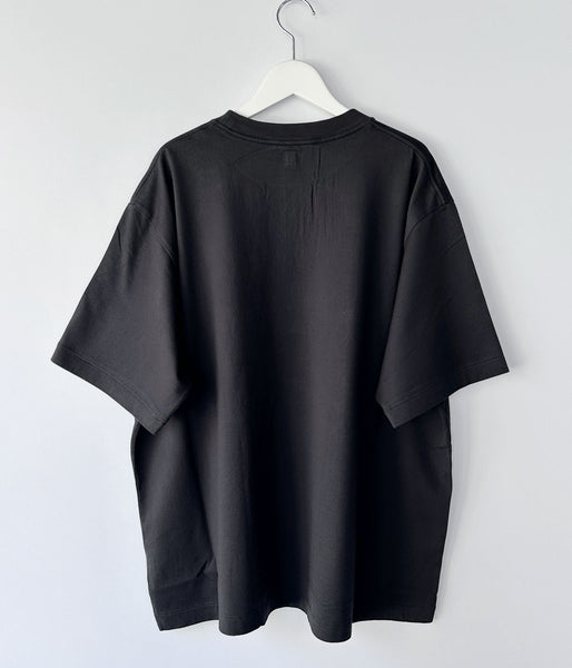 blurhms ROOTSTOCK/RAREGROOVE Print Tee WIDE (InkBlack×Black-PT)