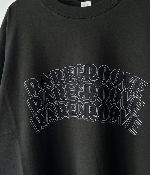 blurhms ROOTSTOCK/RAREGROOVE Print Tee WIDE (InkBlack×Black-PT)