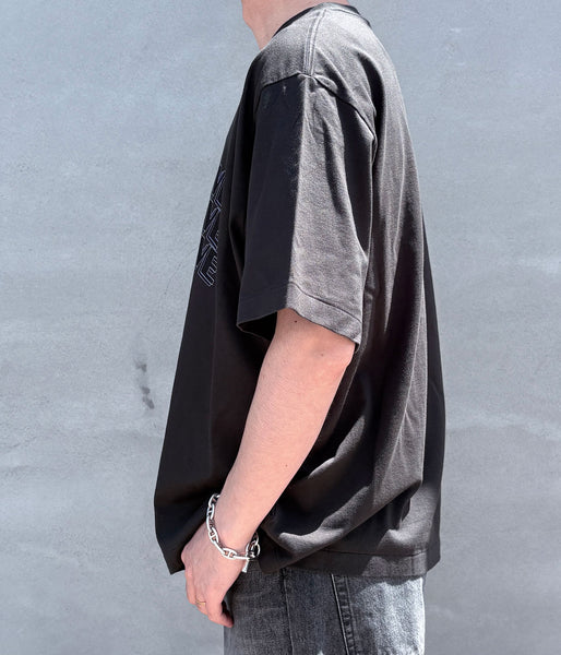 blurhms ROOTSTOCK/RAREGROOVE Print Tee WIDE (InkBlack×Black-PT)