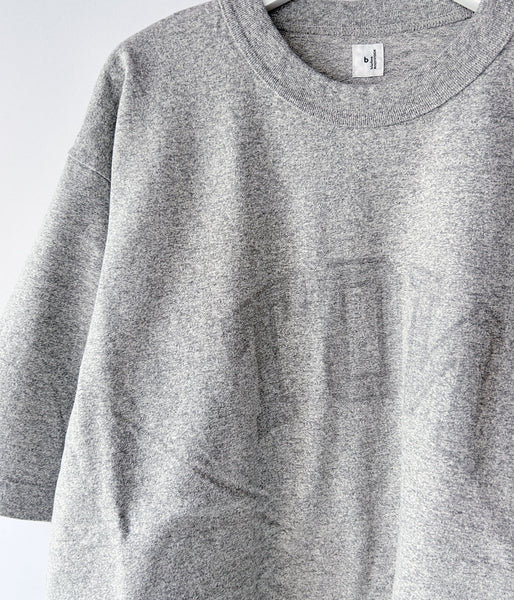 blurhms ROOTSTOCK/NOT-PRINCE 88/12 Print Tee WIDE (HeatherGrey×Fade/Grey-PT)