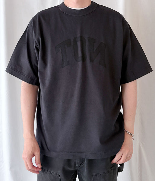 blurhms ROOTSTOCK/NOT-PRINCE 88/12 Print Tee WIDE (NightBlack×Black-PT)
