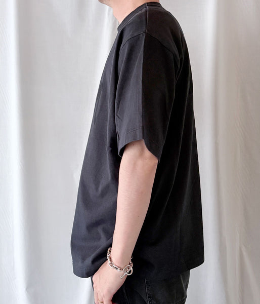 blurhms ROOTSTOCK/NOT-PRINCE 88/12 Print Tee WIDE (NightBlack×Black-PT)