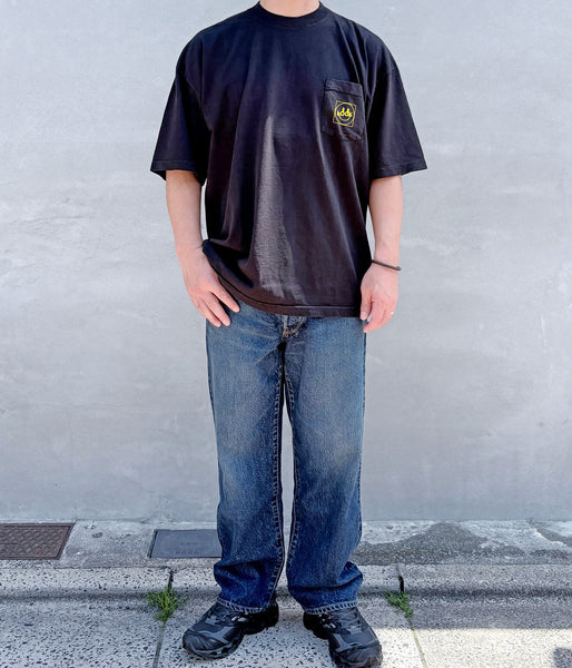 LQQK Studio/LQQK Smiley logo Pocket tee (BLACK)