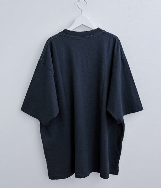 INTERIM/VINTAGE FADE BLACK  HYPER BIG POCKET T-SHIRT (SULFUR)