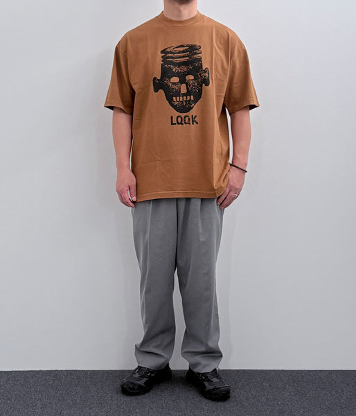 LQQK Studio/STONE MAN TEE (BROWN)