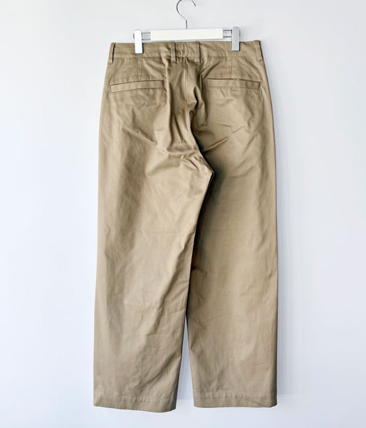 UNIVERSAL PRODUCTS./NO TUCK CHINO TROUSERS (CAMEL)
