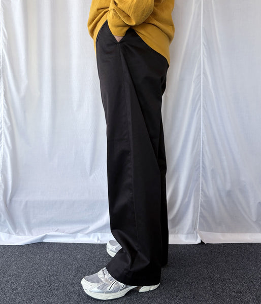 UNIVERSAL PRODUCTS./NO TUCK CHINO TROUSERS (BLACK)