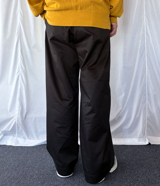 UNIVERSAL PRODUCTS./NO TUCK CHINO TROUSERS (BLACK)