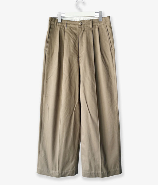 UNIVERSAL PRODUCTS./2TUCK WIDE CHINO TROUSERS (CAMEL)
