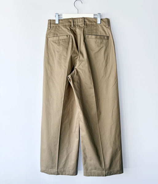 UNIVERSAL PRODUCTS./2TUCK WIDE CHINO TROUSERS (CAMEL)
