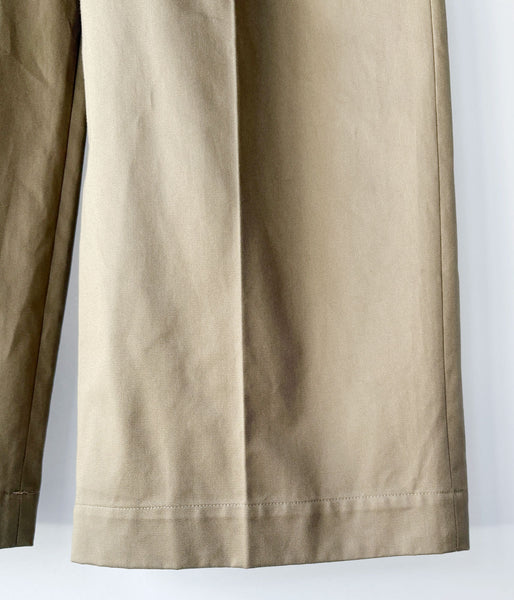 UNIVERSAL PRODUCTS./2TUCK WIDE CHINO TROUSERS (CAMEL)