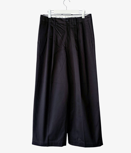 UNIVERSAL PRODUCTS./2TUCK WIDE CHINO TROUSERS (BLACK)