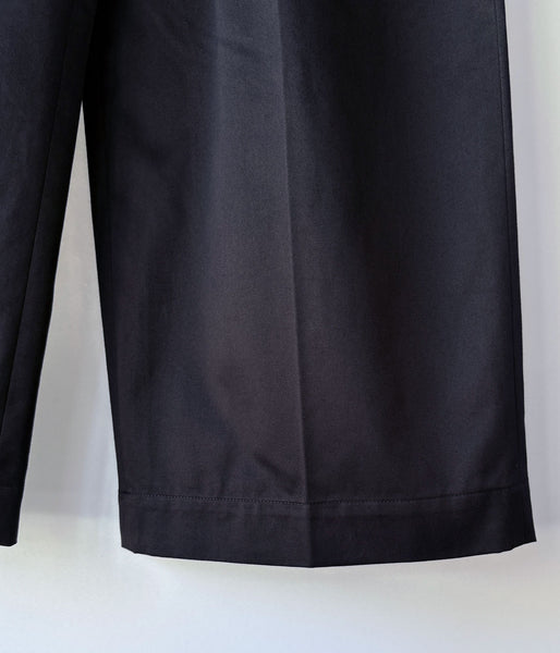 UNIVERSAL PRODUCTS./2TUCK WIDE CHINO TROUSERS (BLACK)