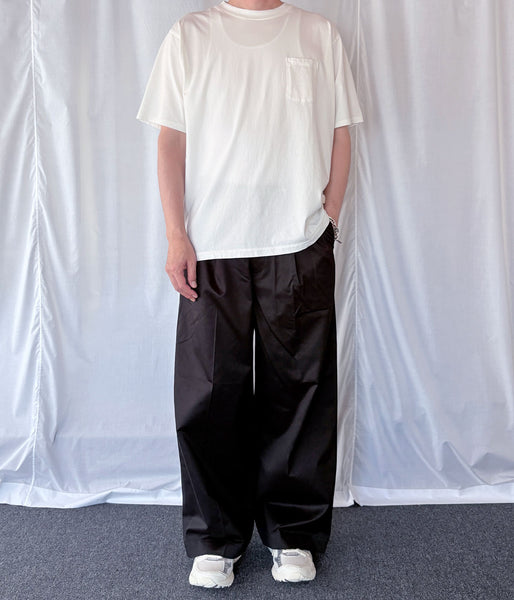 UNIVERSAL PRODUCTS./2TUCK WIDE CHINO TROUSERS (BLACK)